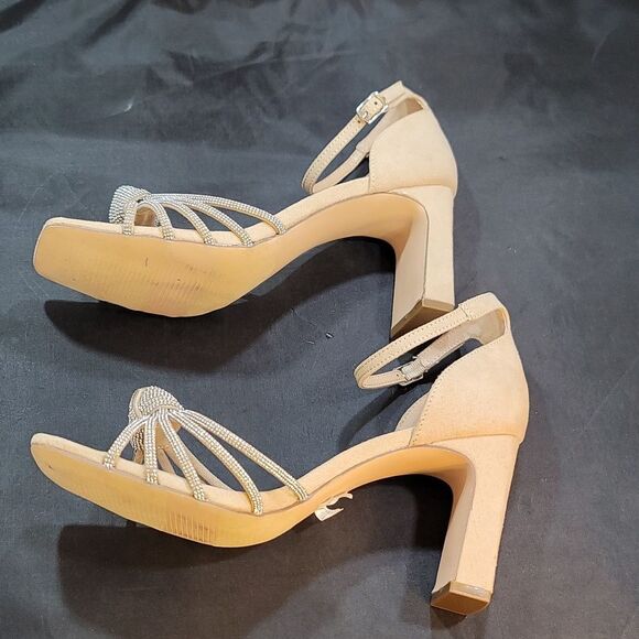 BRAND NEW XOXO FLAVIA WOMEN’S FASHION HEEL-TAUPE - Picture 5 of 16